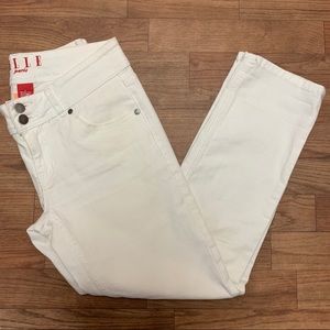 ELLE Paris | White Jeans